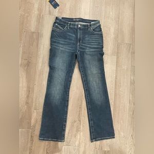 NWT Wrangler Women’s Willow Ultimate Riding Jeans. 13/34